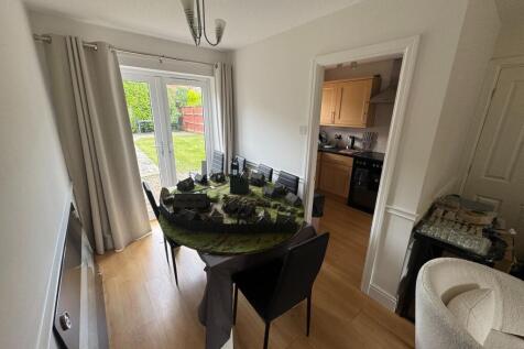 Calverley Close, Wilmslow photo 4