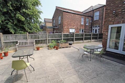 IMG_9020 garden side.jpg