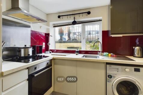 Kitchen &amp; Living area