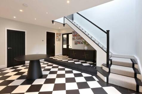 Grove Lane, Chalfont St. Peter, Buckinghamshire, SL9 photo 3