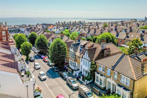 Leighton Avenue, Leigh-on-Sea photo 4