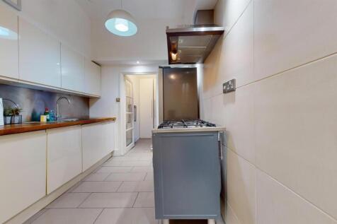 Flat 1 167 CRkitchen3.jpg