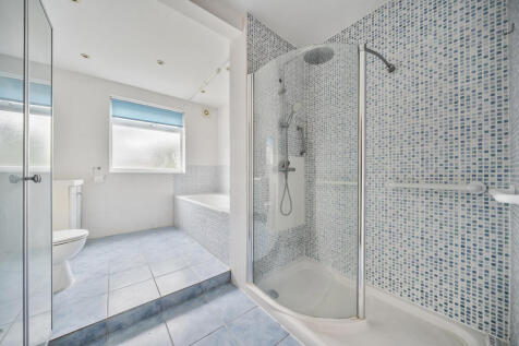 1326411-4-687fb5d...