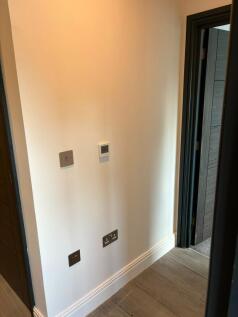 54 High Street, Esher, Surrey, KT10 photo 4