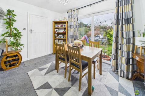 Presented by Clinton at EweMove Bexleyheath and Da
