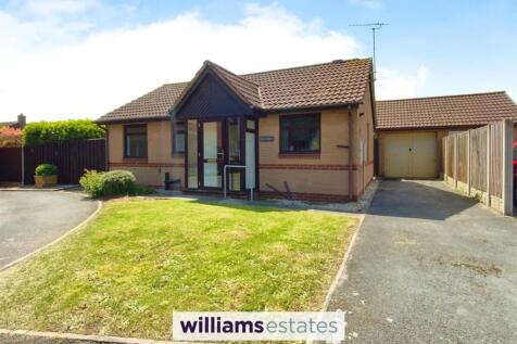 Rhyl, LL18 - property photo