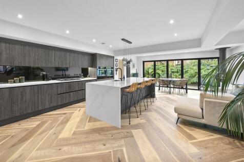 Living &amp; Dining Kitchen