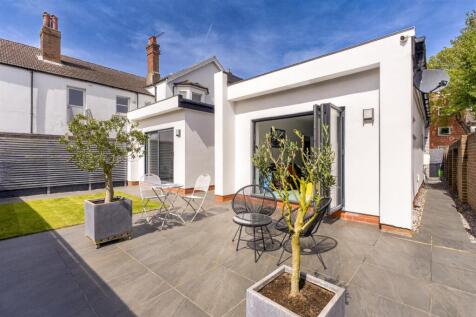 For Sale by Aspire Residential | Northcourt Road