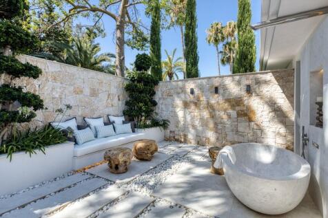 OUTDOOR CILLOUT ZONE