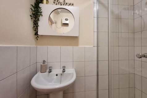 washbasin shower ...