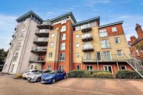 Bournemouth, BH5 - property photo