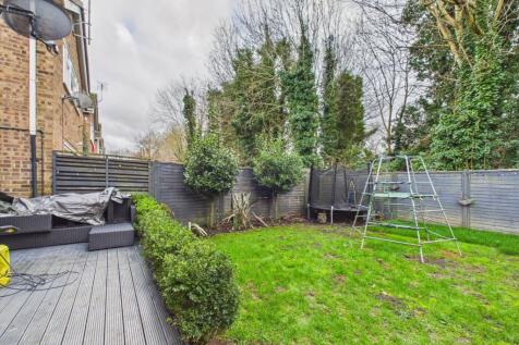 CAM02136G0-PR0542-STILL021