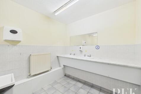 Ground Floor WC (urinals)