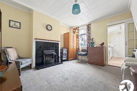 Lounge/Dining Area