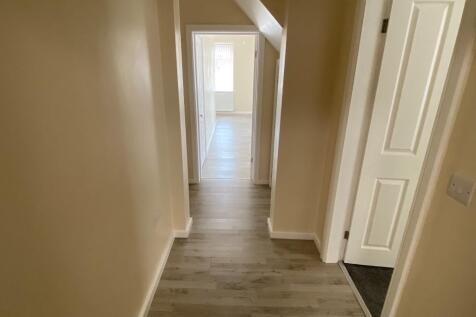 Cottingley Road, Bradford, West Yorkshire, BD15 photo 4