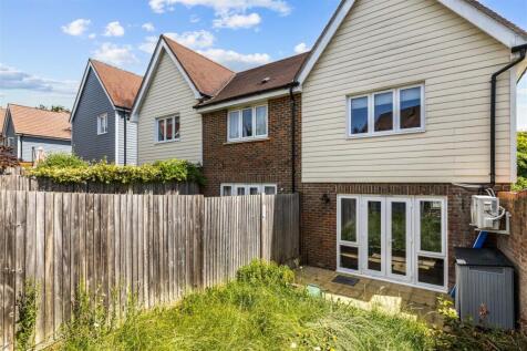32 Funnell Drive-20.jpg