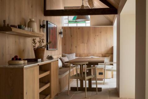 23 - Long Cottage - GL54 4AF - Web.jpg