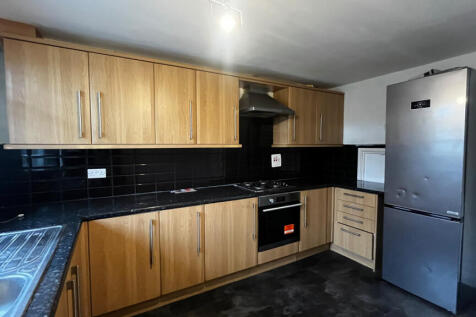 Teesdale Road, Slough, Berkshire, SL2 photo 4