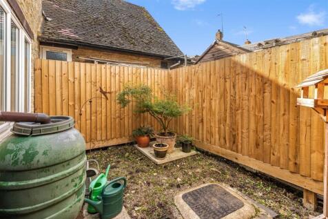 3 Towrise, Sulgrave-11.jpg