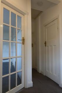 20B Windsor Drive, Dartford, DA1 3HN- 2 Bedroom Maisonette photo 4
