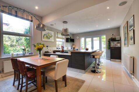 Open Plan Fitted Dining Kitchen