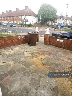 Arnold Road, Dagenham, RM9 photo 4