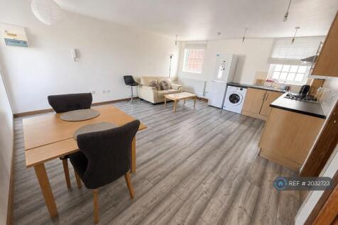 Open Plan Living Room &amp; Kitchen (2)
