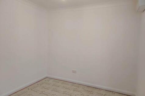 Rear Bedroom (aspect