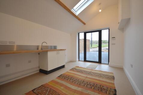 Entrance Hallway/Uti