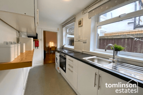 4 Bedroom Terrace House - HMO