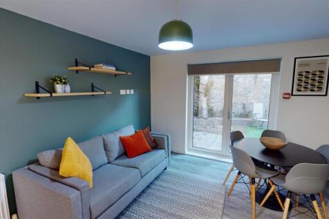 9-Piccadilly-Place-Living-Kitchen-Dining.jpg