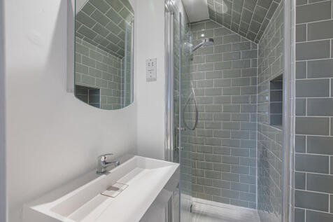 Bed3Ensuite2