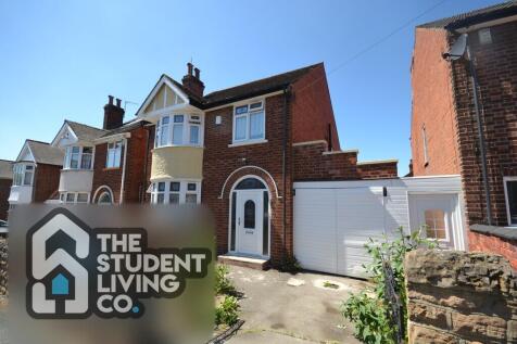 4-bed detached on Leslie Road, Forest Fields, £1,855/mo