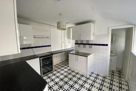 64 Avondale Road, Wolverhampton photo 3