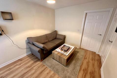 Stanks Drive, LS14 photo 3