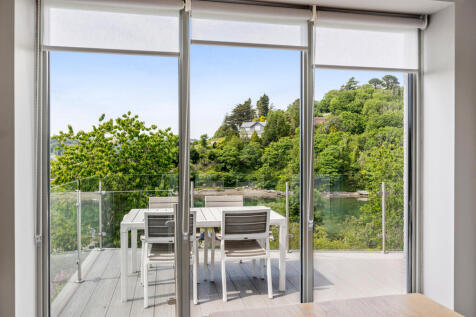 14 Deck Off Kitchen