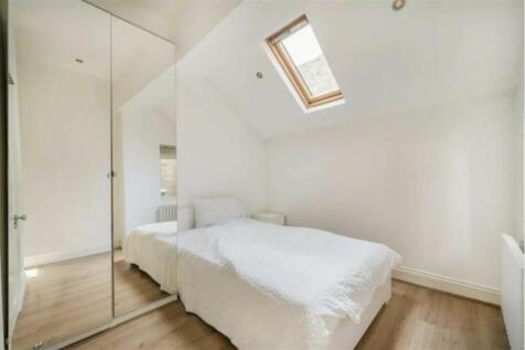 Silver Crescent, Chiswick photo 4