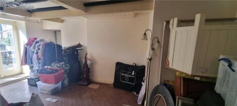 Retail Property (high street) to rent Image 4
