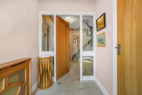 6 Bugbrooke Road, Gayton