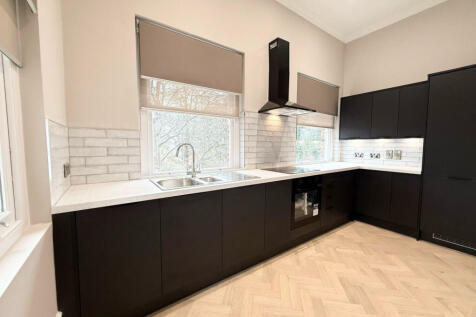 Exclusive High-End 3-Bedroom Duplex in the Heart 