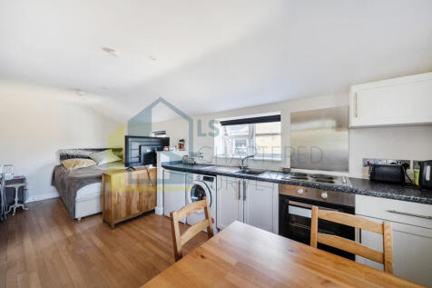 Church Street, Weybridge, Surrey, KT13 8DX photo 4