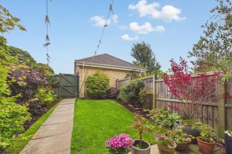 Attractive East-Facing Garden
