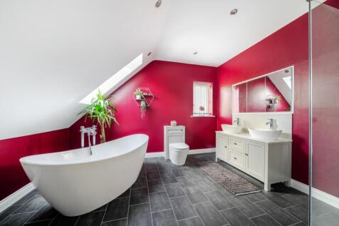 1294613-6-682b9bd263739-ARW--3c