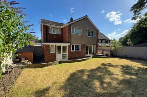 14 West Parklands Drive garden a.jpg
