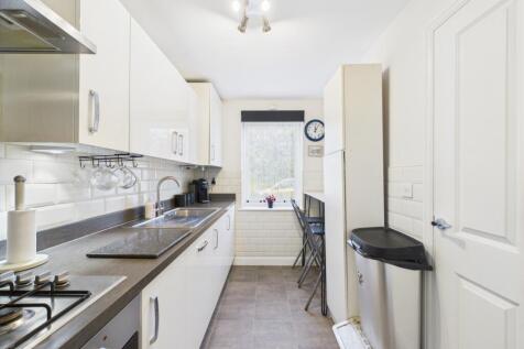 CAM02023G0-PR0153-STILL027