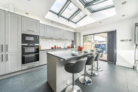 Mitcham, CR4 - property photo