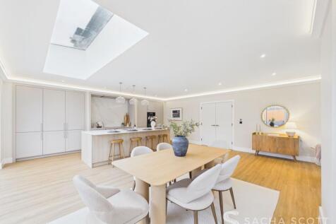 Kitchen / Breakfast / Diner