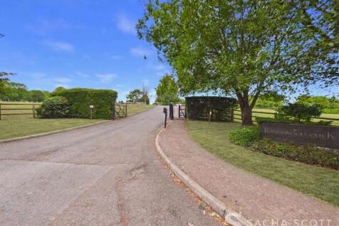 Cummunal Grounds Entrance