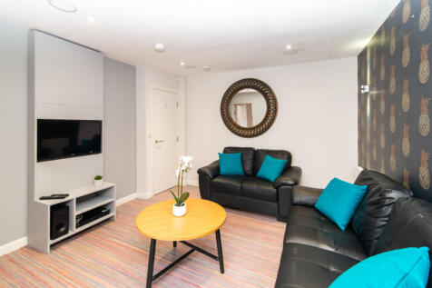 7 Queen Anne living room 3