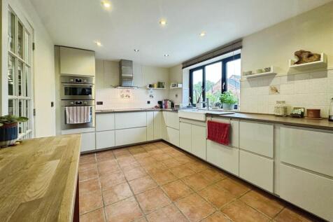 9361c242--484B-B968-4E15049401E2-26888-000007B1FF4